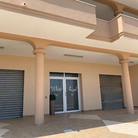 פורטו צ'זראו Monolocali White Angel Apartments מראה חיצוני תמונה