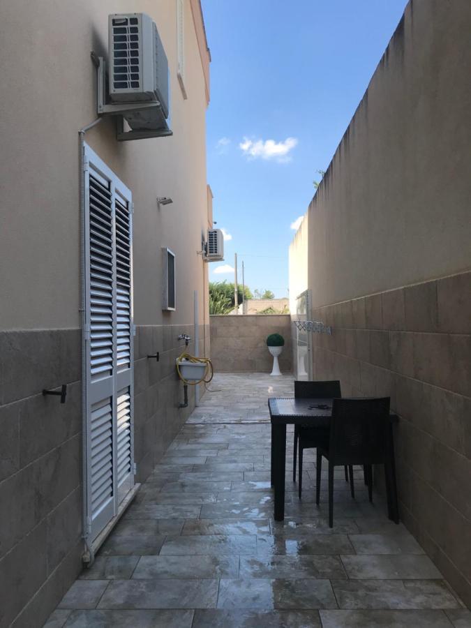 פורטו צ'זראו Monolocali White Angel Apartments מראה חיצוני תמונה
