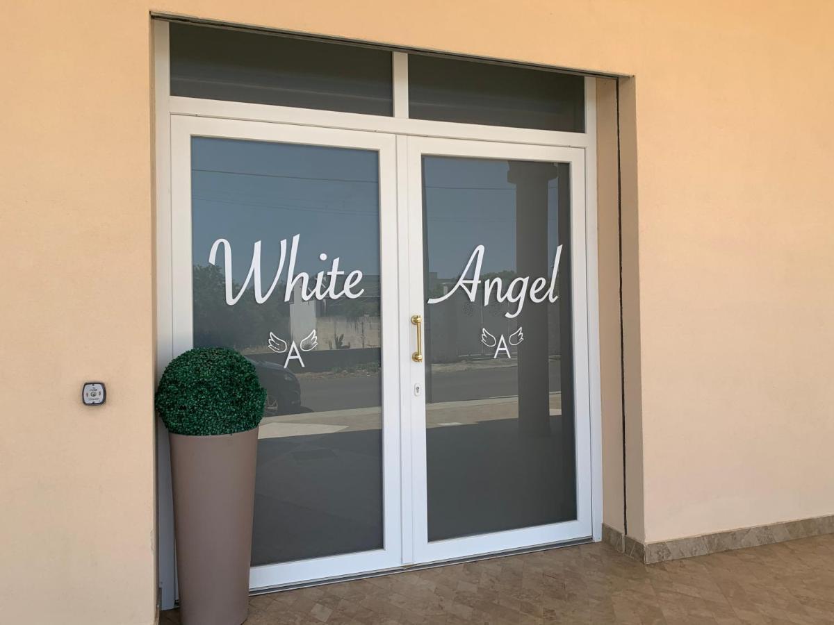 פורטו צ'זראו Monolocali White Angel Apartments מראה חיצוני תמונה