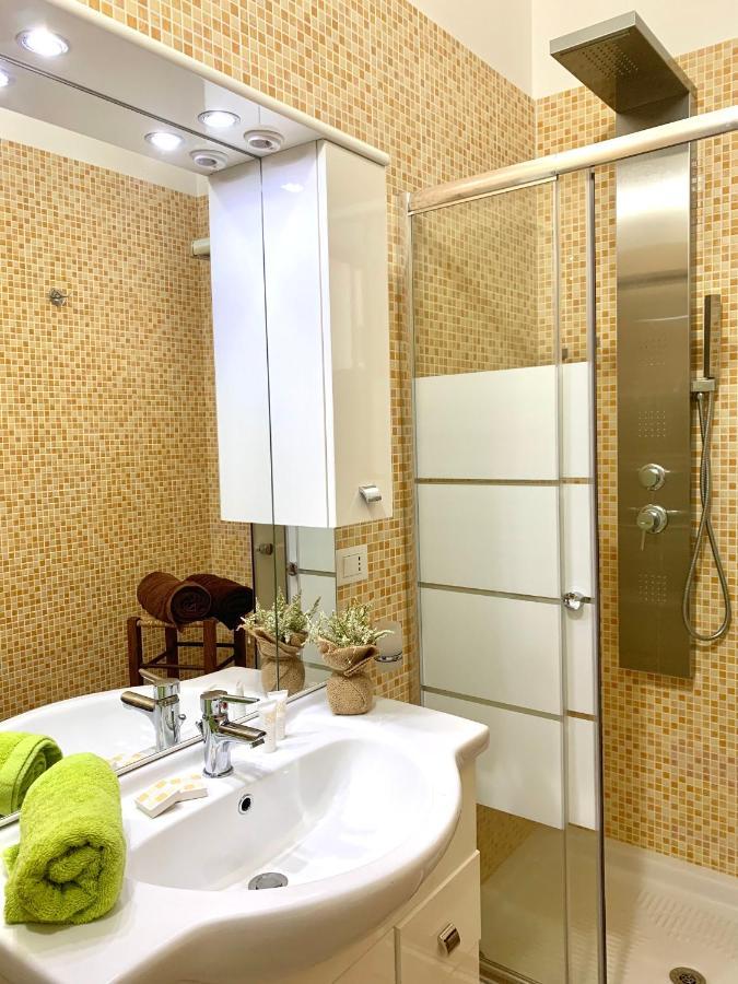 פורטו צ'זראו Monolocali White Angel Apartments מראה חיצוני תמונה