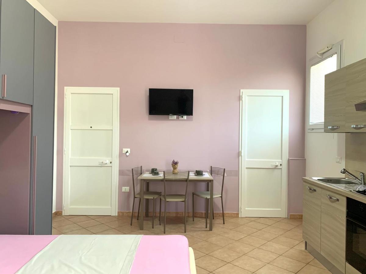 פורטו צ'זראו Monolocali White Angel Apartments מראה חיצוני תמונה