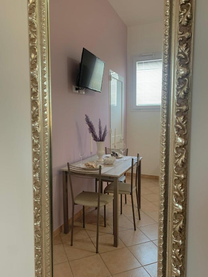 פורטו צ'זראו Monolocali White Angel Apartments מראה חיצוני תמונה