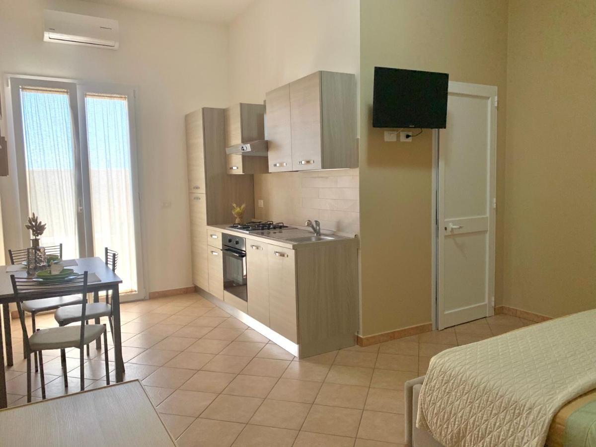 פורטו צ'זראו Monolocali White Angel Apartments מראה חיצוני תמונה