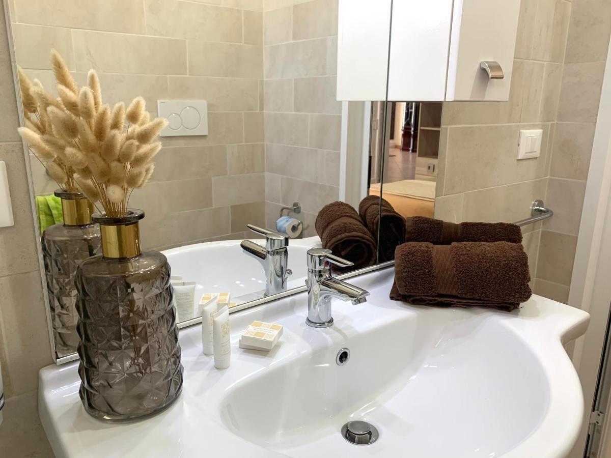 פורטו צ'זראו Monolocali White Angel Apartments מראה חיצוני תמונה