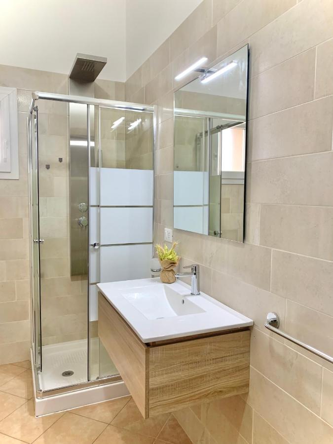 פורטו צ'זראו Monolocali White Angel Apartments מראה חיצוני תמונה