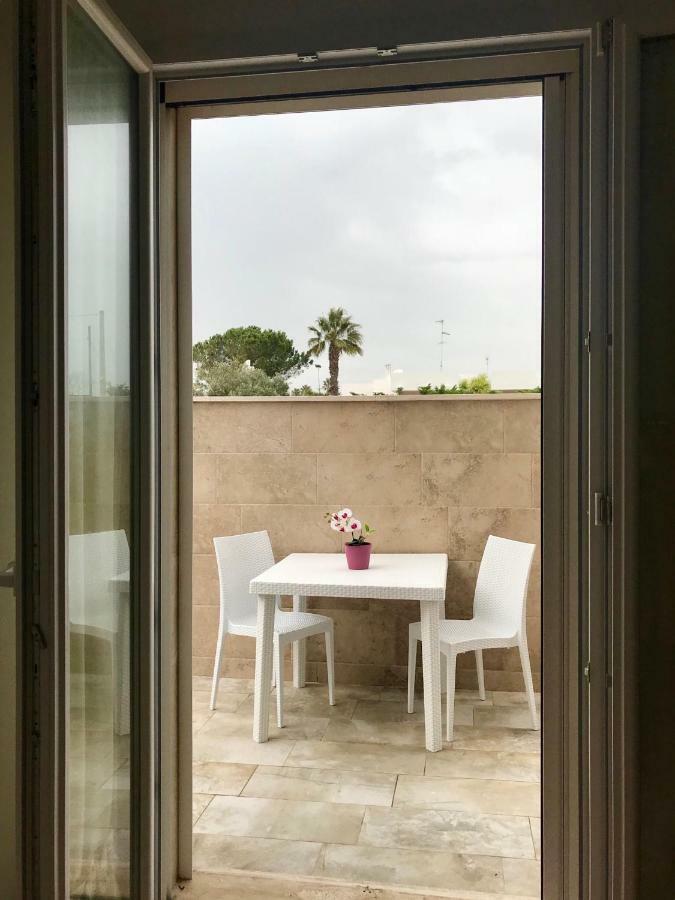 פורטו צ'זראו Monolocali White Angel Apartments מראה חיצוני תמונה