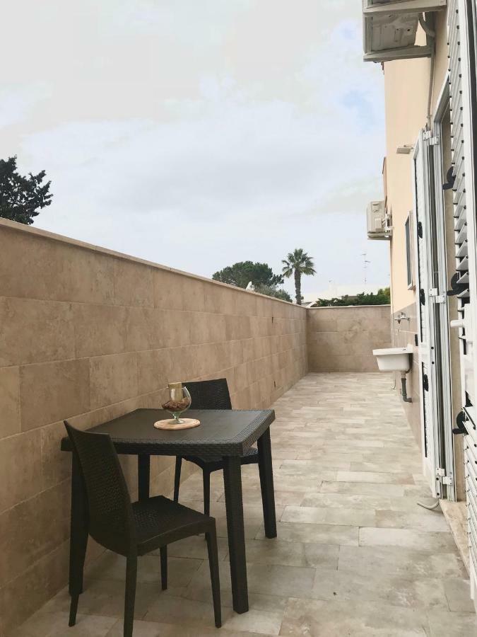 פורטו צ'זראו Monolocali White Angel Apartments מראה חיצוני תמונה
